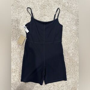 Aritzia (Wilfred) Black Size Large Divinity 7” Romper